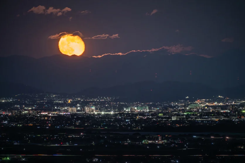 夜空の写真をきれいに撮るには？撮影のコツやレンズの選び方をご紹介