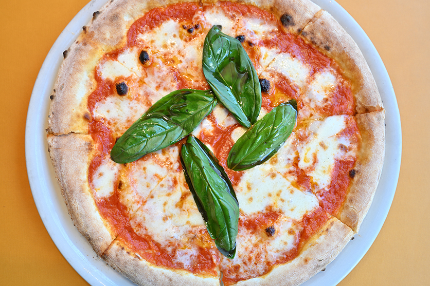 16-30mm F2.8 G2 A064 作例　ピザ