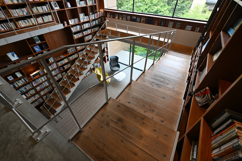 本に囲まれて滞在できるブックホテル