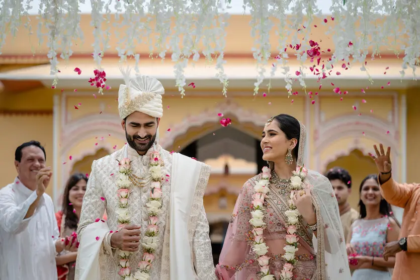 屋内での撮影やイベント、結婚式