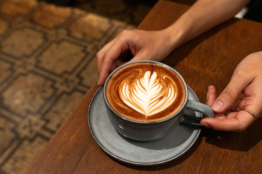 「死ぬまでに行きたい！世界の絶景」プロデューサー 詩歩氏が、タムロン35-100mm F2.8 (Model A078)と16-30mm F2.8 G2 (Model A064) ソニー Eマウント用2本で身軽に巡る、台湾女子旅