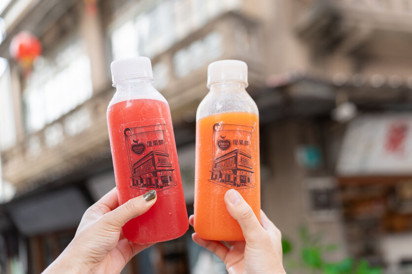 「死ぬまでに行きたい！世界の絶景」プロデューサー 詩歩氏が、タムロン35-100mm F2.8 (Model A078)と16-30mm F2.8 G2 (Model A064) ソニー Eマウント用2本で身軽に巡る、台湾女子旅