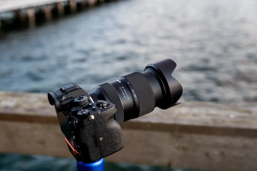 カメラを固定する「フィックス」