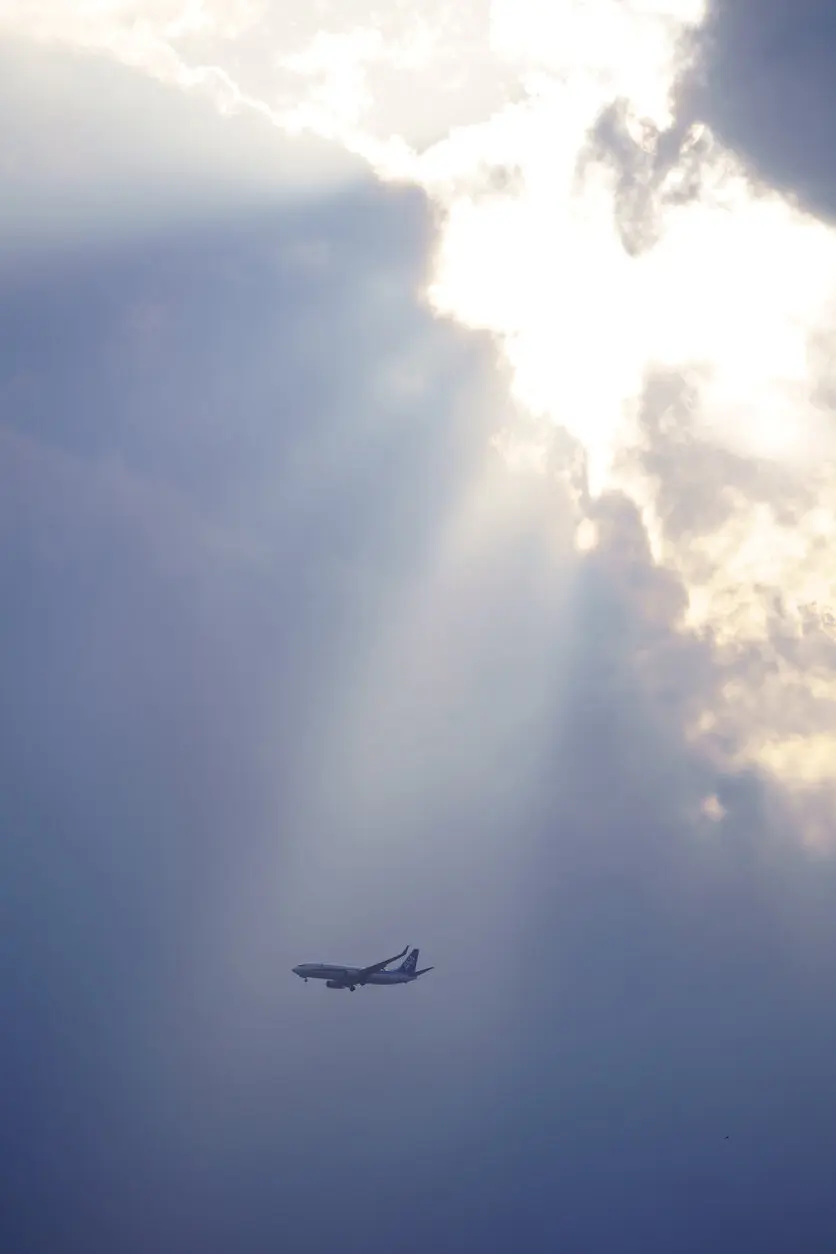 光芒で神秘的な風景を演出