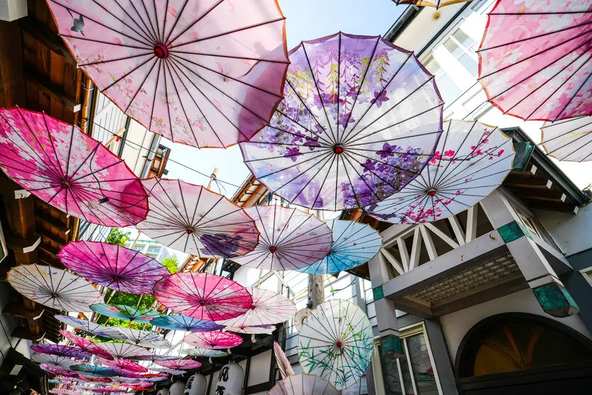 Examples of diagonal compositions taken at wide angles