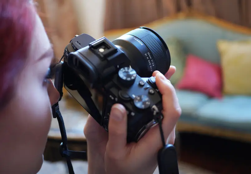 特徴③：軽量でコンパクト