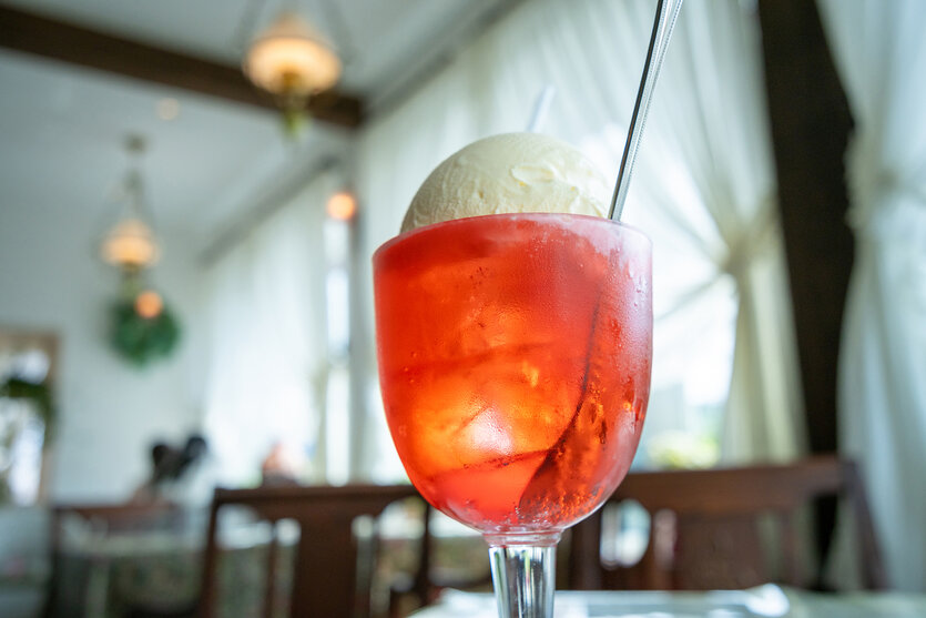 ボケで料理の印象を引き立たせる