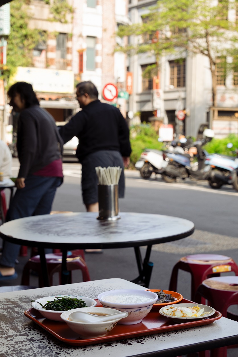 18-300mm F3.5-6.3 (Model B061)