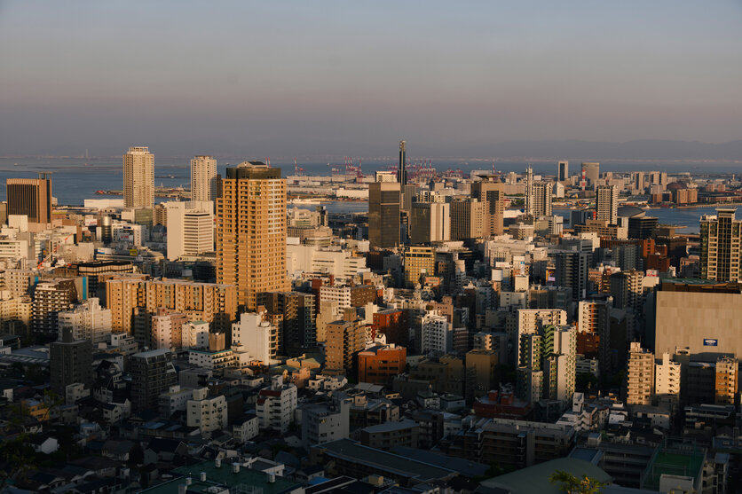 18-300mm F3.5-6.3 (Model B061)