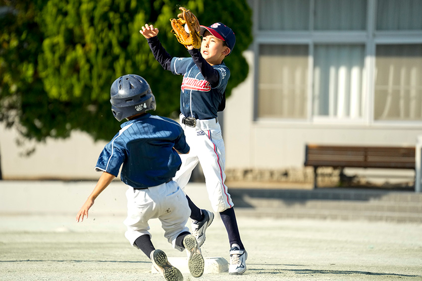 タムロンレンズで撮影された野球風景
