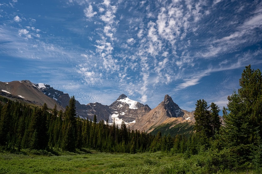 [Choosing a camera for mountain climbing] Capture beautiful mountain scenery with an easy-to-carry single-lens camera