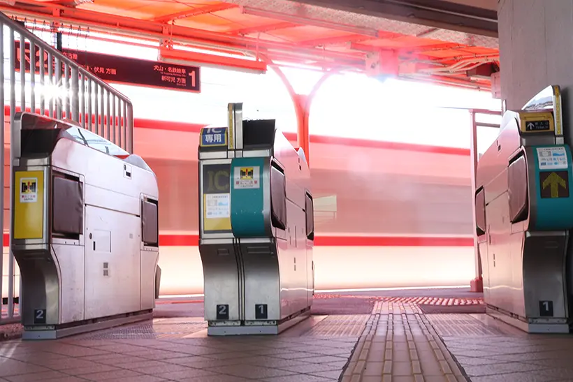 名鉄特急、全力疾走