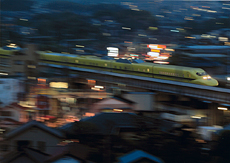 「ドクターイエローの走る街」 八並 秀夫 様