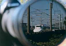 「レンズに映る新幹線」 小田 啓介 様