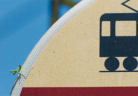 「後ろに注意」 小坂 敏文 様