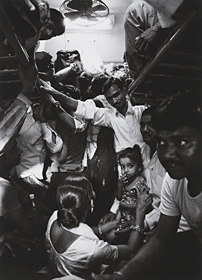 「帰省ラッシュ」 八木 豪彦 様