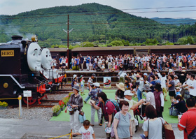 「人気者登場」 孝久 隆則 様